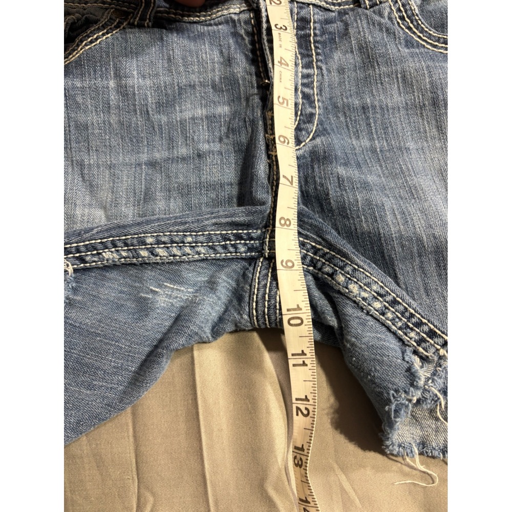 BKE Payton Denim Shorts Medium Wash Raw Hem Contrast Stitch Size 31L - Picture 5 of 6